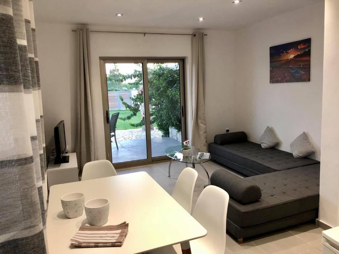 Issos Beach Villa Línia Екстериор снимка