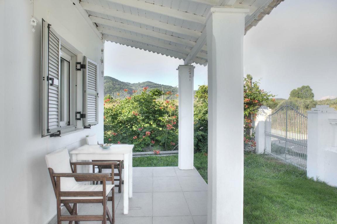 Issos Beach Villa Línia Екстериор снимка